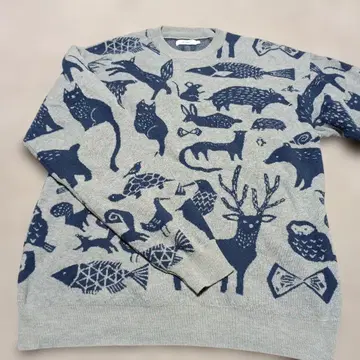 graniph XL 그레이에 네이비 동물 패턴 스웨터