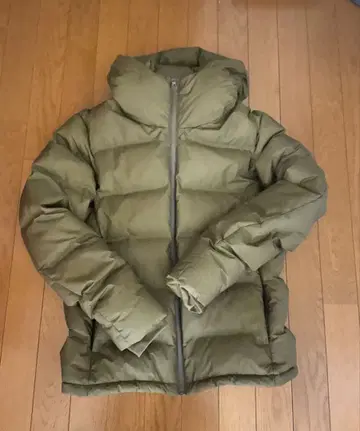 [ 24시간 이내 발송 가능 ] UNIQLO 심리스 다운 자켓 M