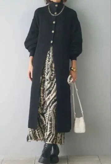 [택 포함 새상품] ESICA 블랙 니트 롱 터틀넥 가디건