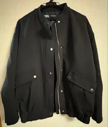 ZARA 블랙 집업 자켓