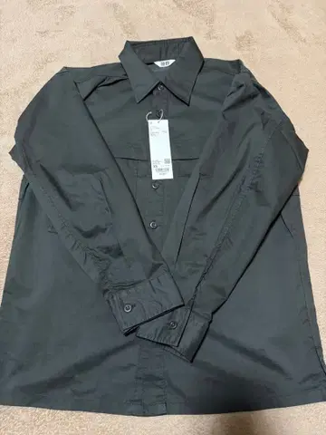 완판템 유니클로 U 유틸리티 오버사이즈 셔츠 XS UNIQLO U