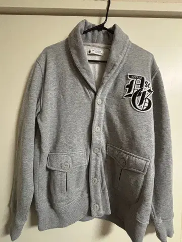 그레이 버튼 가디건