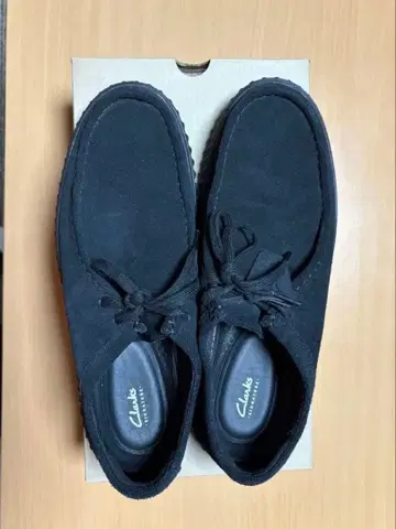 클락스 왈라비 블랙