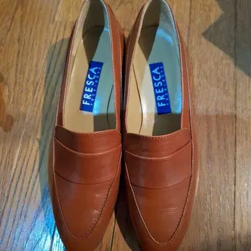 미사용 새상품 FRESCA 브라운 로퍼