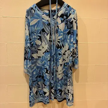 레오나르 블루 계열 꽃무늬 원피스