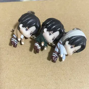 진격의 거인  키링 리바이 세트