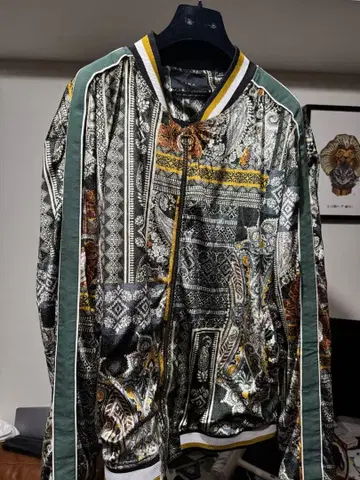 ZARA XL 벨로아 자켓