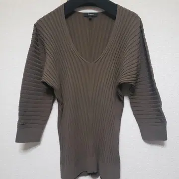 띠어리 니트 브라운 돌먼 슬리브