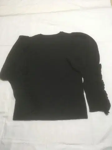 새상품급 MEISM 블랙 퍼프 슬리브 긴팔 니트 L 사이즈