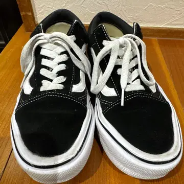 VANS 블랙/화이트 스니커즈