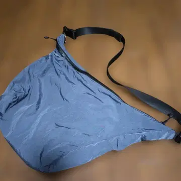 유나이티드 애로우즈 라이트 나일론 크로스 숄더백 스몰