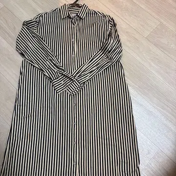 스트라이프 긴팔 셔츠 (블랙과 베이지)