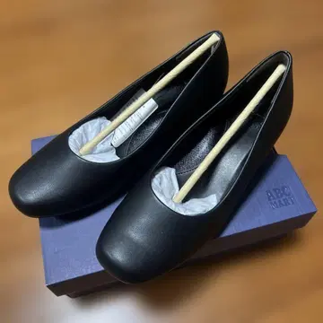 [ 미사용 새상품 ] ABC마트 블랙 펌프스 중간 힐