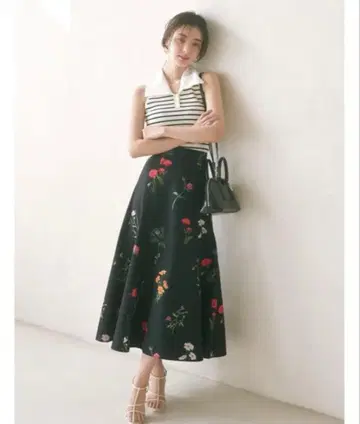 스나이델 플레어 프린트 스커트