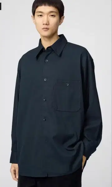 유니클로 U 트윌 워크 오버사이즈 셔츠 네이비 L 사이즈