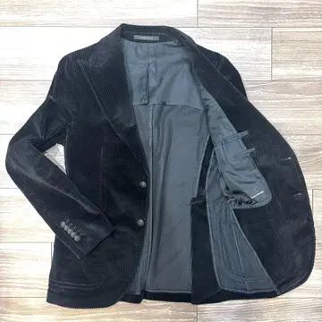 [ 새상품급 ] TAGLIATORE 블랙 코듀로이 자켓 사이즈 46