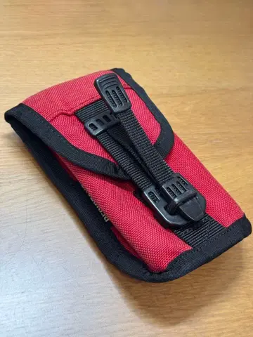 RESISTANT 버티컬 레드