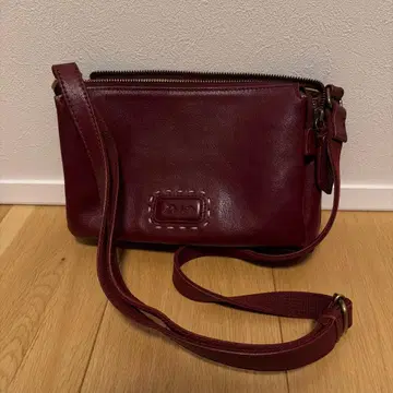 Dakota 와인 레드 숄더백