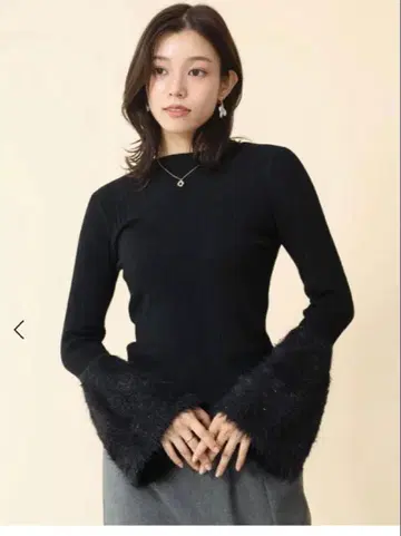 새상품 야마다야 페넬 플레어 소매 니트