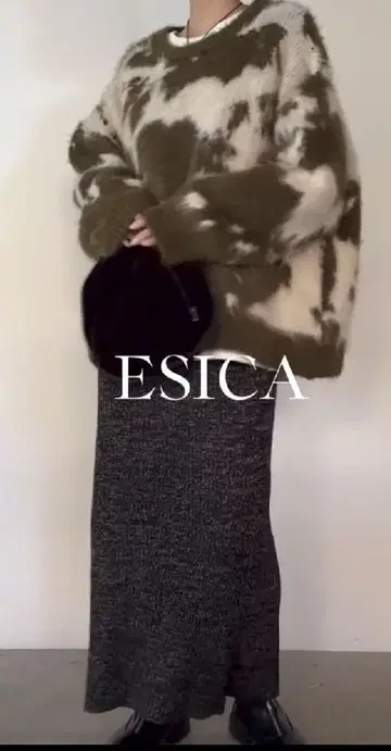 ESICA 에시카 뉴앙스 카우 패턴 니트 풀오버 라메 니트 스커트 세트