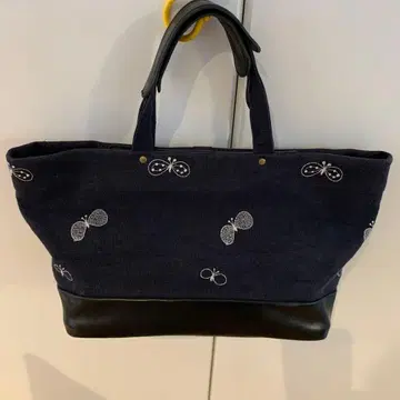 미나 페르호넨 칼초네 백 choucho 소