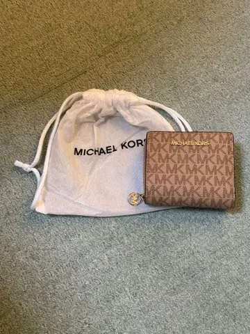 MICHAEL KORS 접이식 지갑 카멜