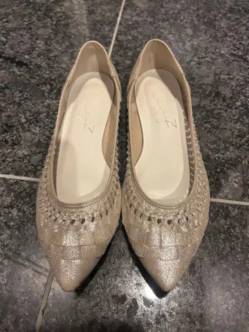 루탈론 골드 메쉬 디자인 플랫슈즈 24.5