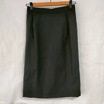 여성용 무릎 기장 타이트 스커트 무지 심플 블랙