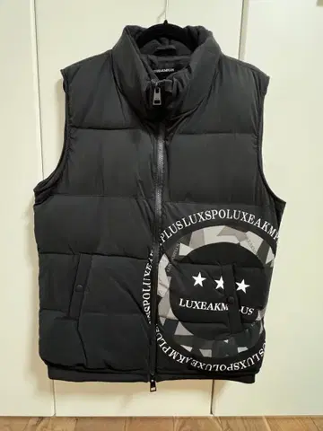 LUXAAKMPLUS 블랙 다운 베스트 로고 프린트 골프웨어