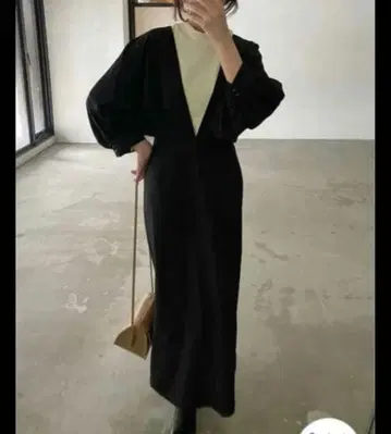 nairo 개더 V넥 원피스 블랙 XS