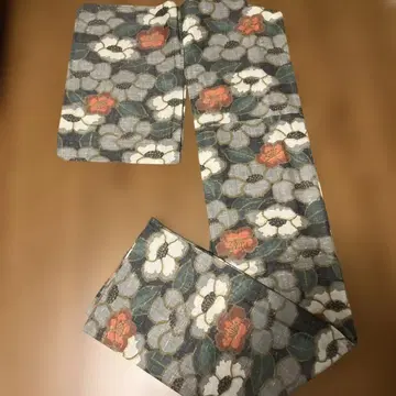 인상적인 색상 패턴의 울 기모노 미사용품