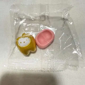 산리오 가챠가챠 치아 키티 레어 골드