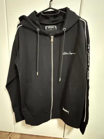 RTEG 블랙 집업 후드티