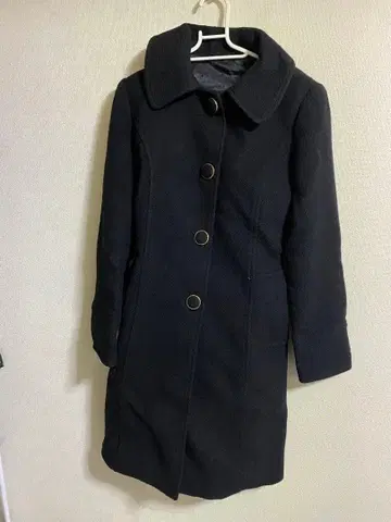 블랙 울 롱 코트입니다