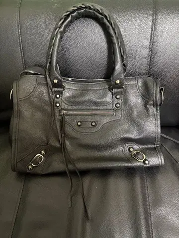 그런지 가죽 삼각 스터드 보스턴 백