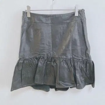 소브 인조 가죽 플레어 스커트 무릎 기장 블랙 페미닌