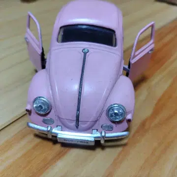 폭스바겐 비틀 미니카 핑크