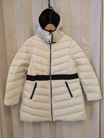 화이트 다운 자켓