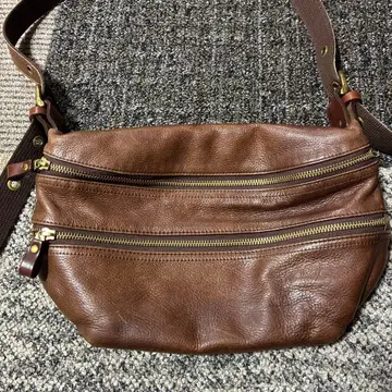 브라운 가죽 숄더백