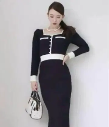 ROYAL PARTY 배색 버튼 니트 원피스