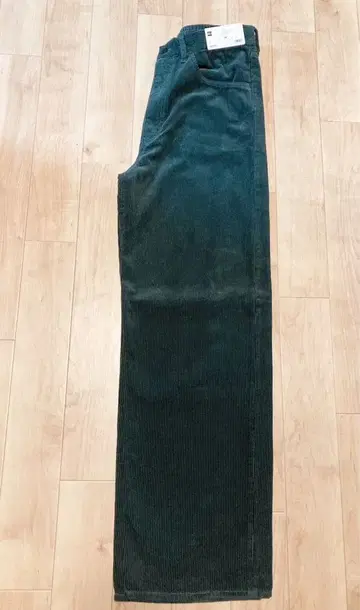 택 포함 새상품 GU 코듀로이 배기 팬츠 긴 길이 다크 그린 M