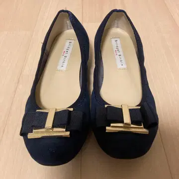 리본 포함 네이비 플랫슈즈