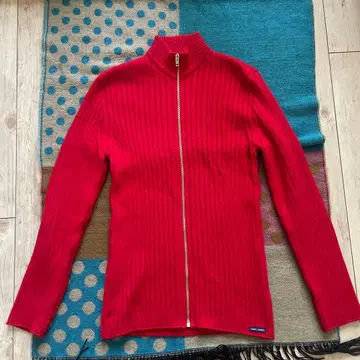 빨간색 리브 집업 스웨터