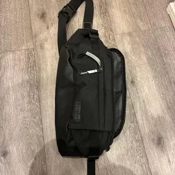 TAICHI 블랙 바디백