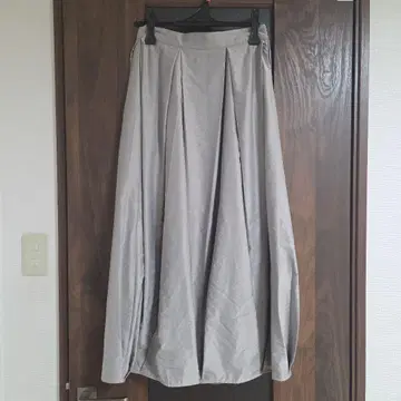 CLOCHE 빅턱 벌룬 스커트