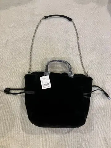 퍼 스타일 블랙 숄더백