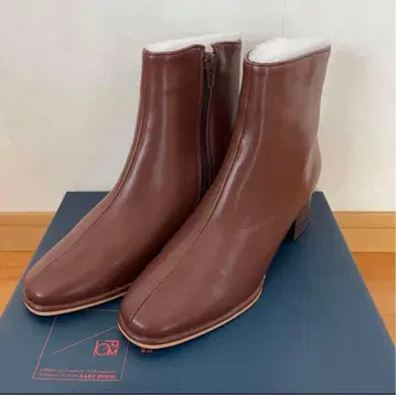 미사용 새상품 나노 유니버스 브라운 라운드 숏부츠 37