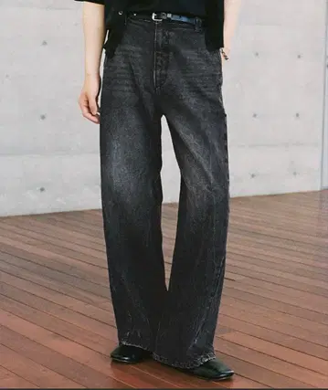 커브드 플레어 데님 슬랙스 사이즈 M