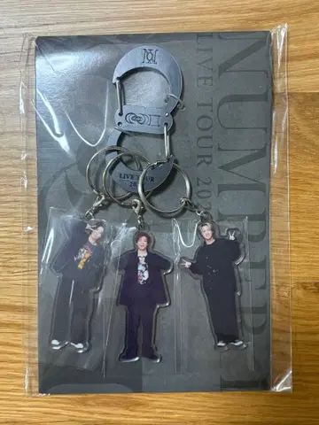 [ 새상품 미사용 ] Number_i 카라비너 포함 아크릴 키링