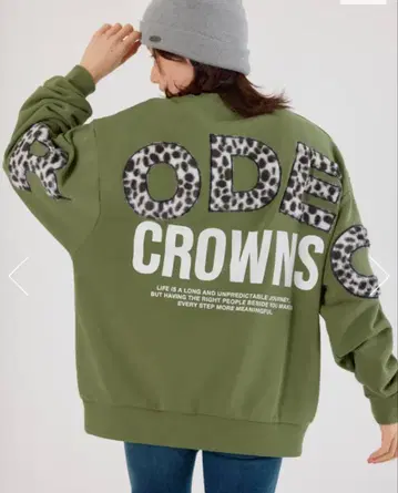 RODEO CROWNS 미사용 새상품 애니멀 인조 모피 아플리케 맨투맨